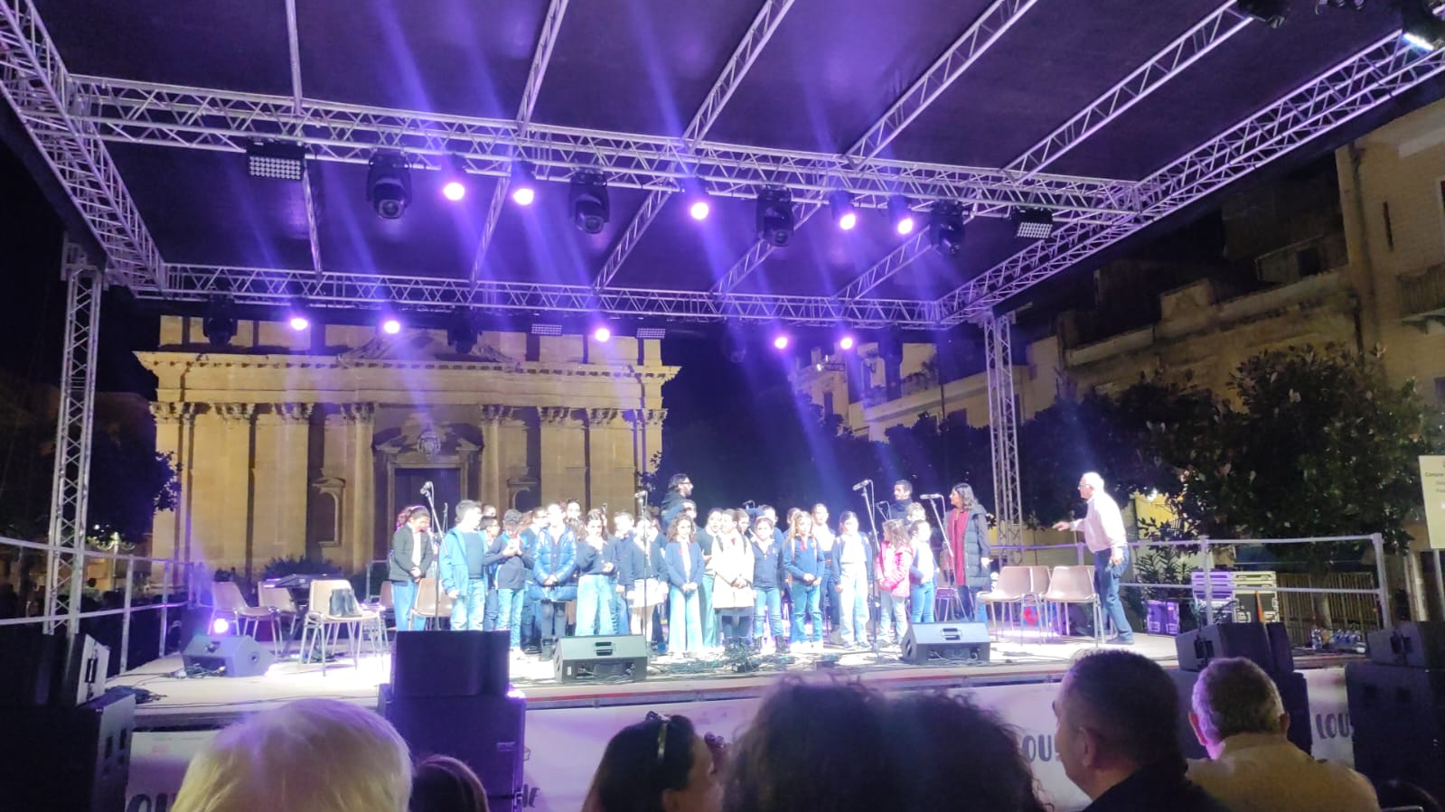 CHRISTMAS LIGHTS IN BAGHERIA: IL CORO DEL GIRGENTI STUPISCE ED EMOZIONA